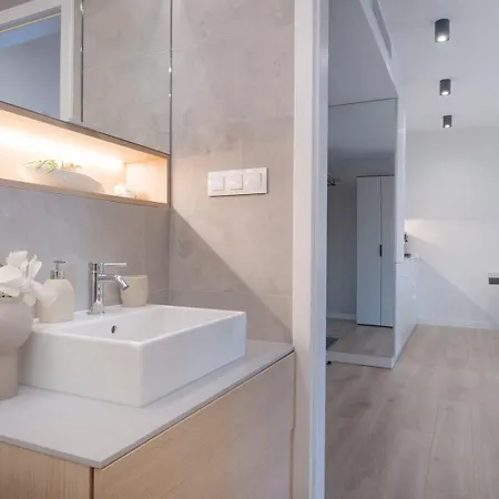 Apartament Premium Pinea 313 * 포비에로보